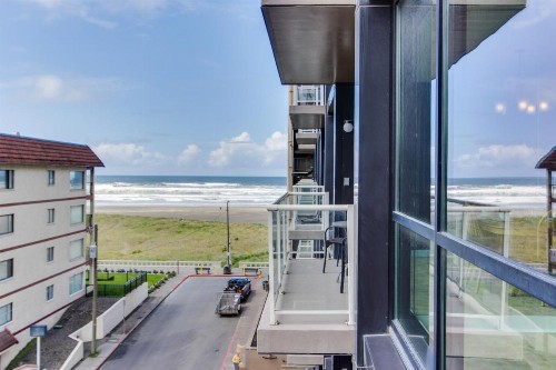Sand & Sea: The Holladay (418) - image 1