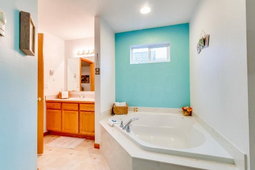 Edgewood Retreat - image 8