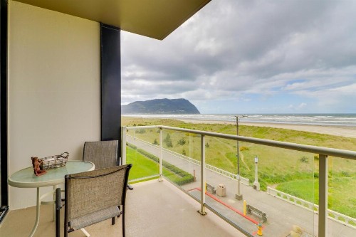 Sand & Sea: Room 308 - image 9