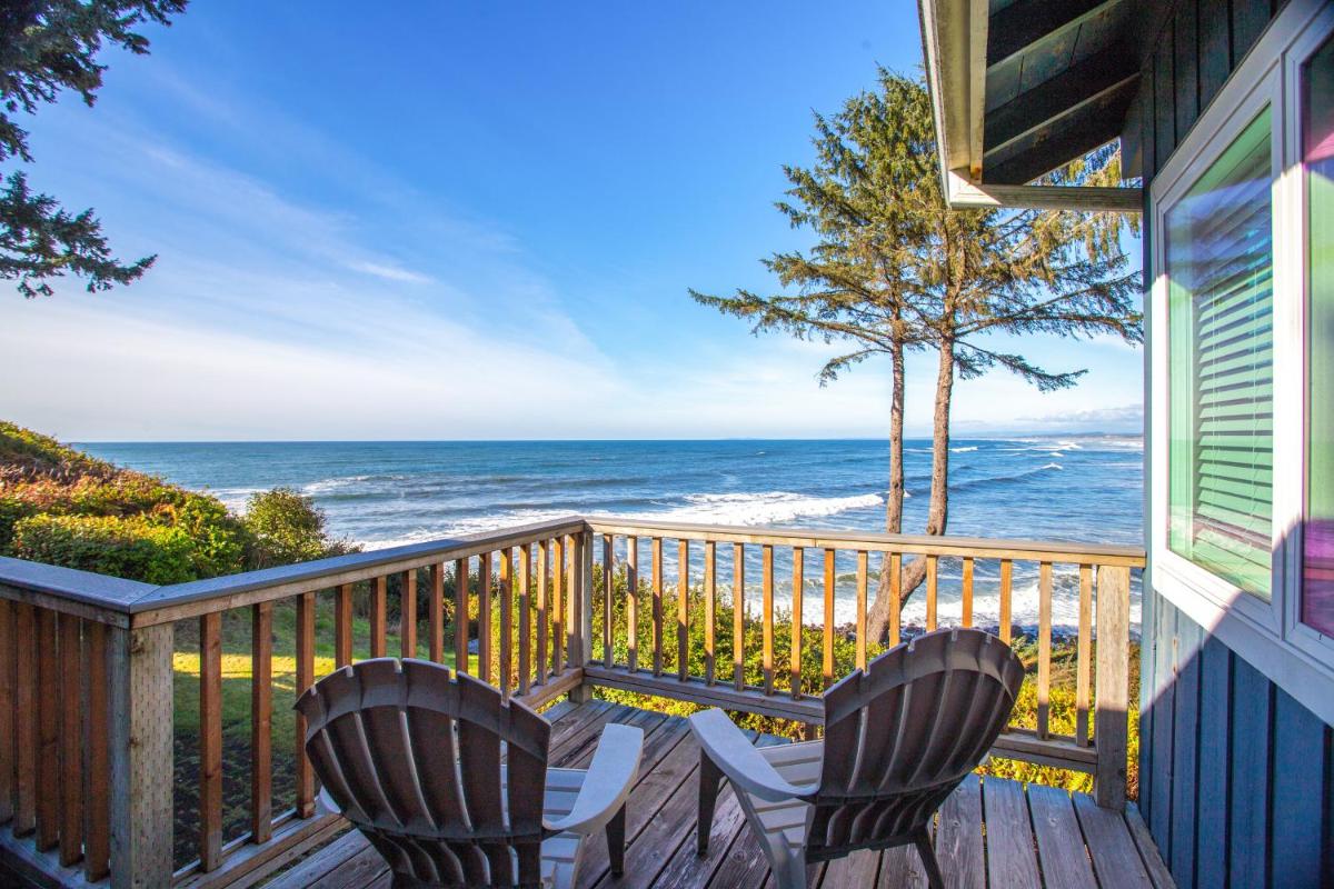 Spectacular Seaside Surf-View Home - image 7