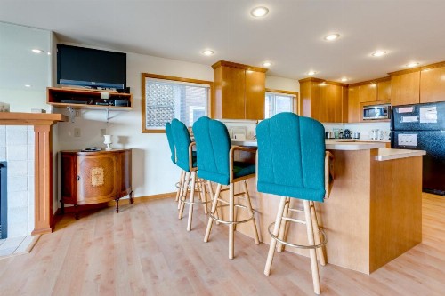 Frannie's Beachfront - image 10