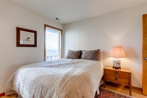 Frannie's Beachfront - image 3