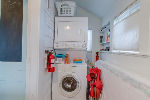 Seaside Cottage - image 10