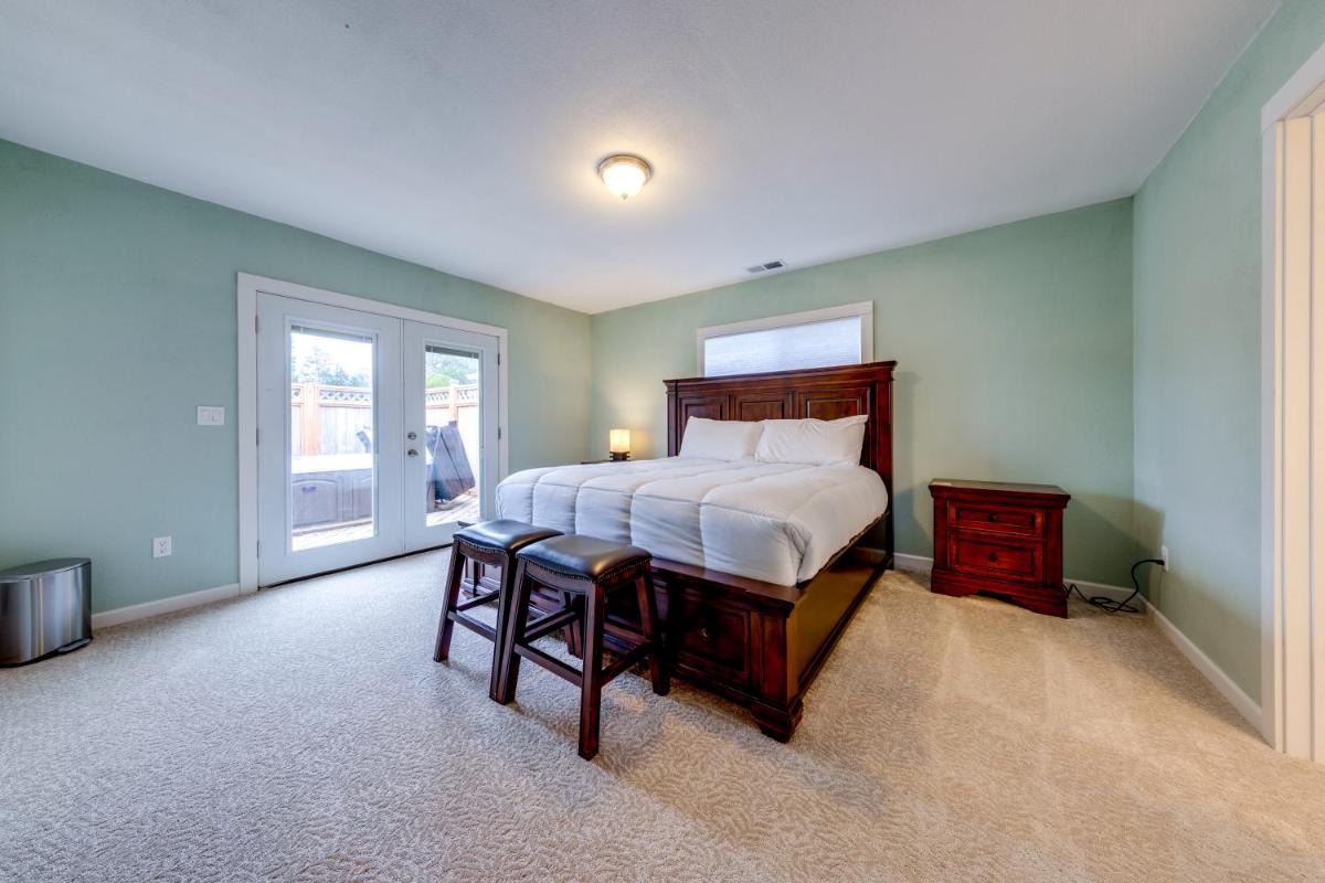 Seaside Comforts - image 6