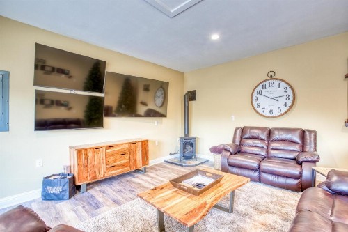 Modern Upscale Seaside Beach House - image 10