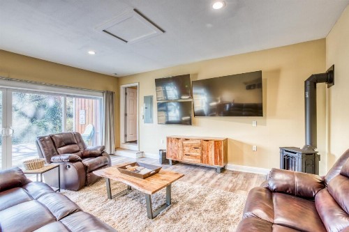 Modern Upscale Seaside Beach House - image 6