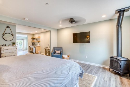 Sea Glass Inn - image 10