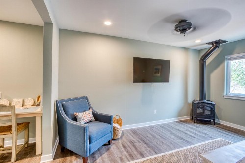 Sea Glass Inn - image 12