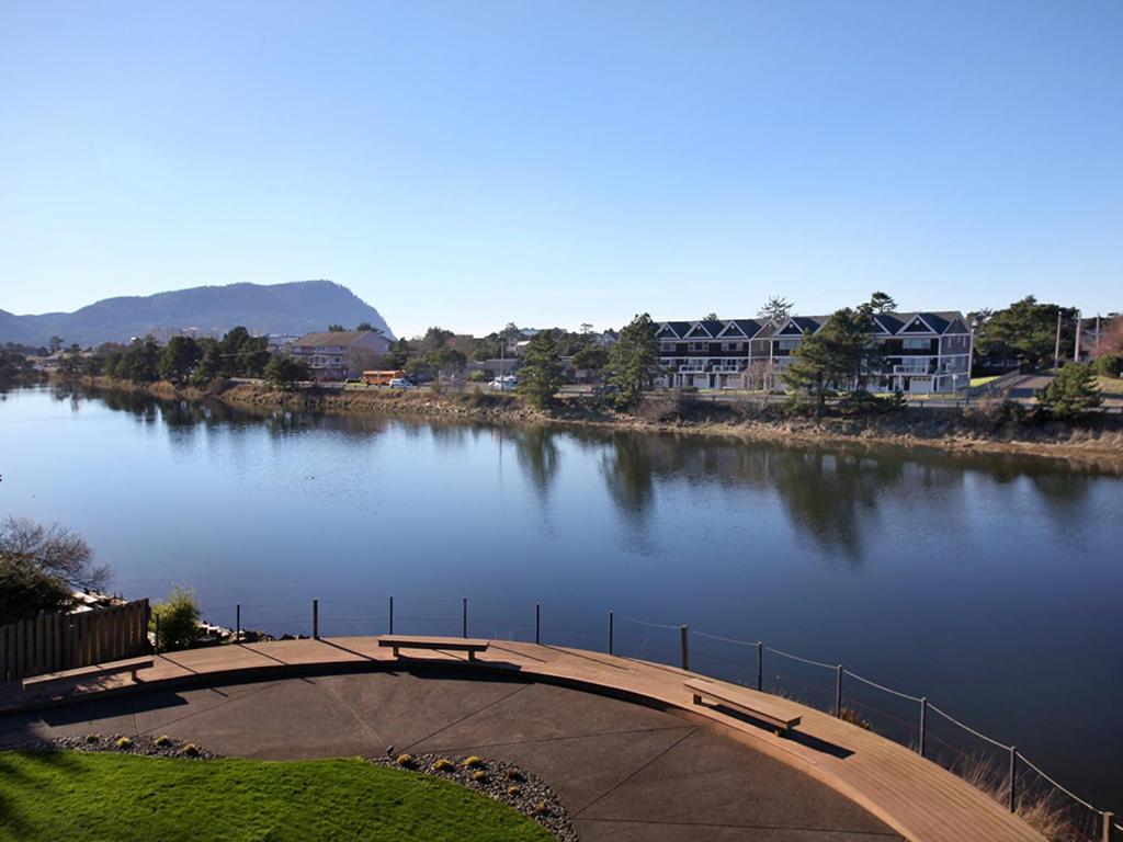 River's Edge at Bridgeport - image 5