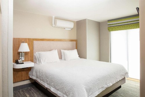 Hampton Inn & Suites Seattle-Downtown - image 15