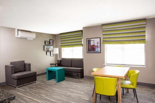 Hampton Inn & Suites Seattle-Downtown - image 26