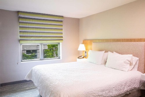 Hampton Inn & Suites Seattle-Downtown - image 39