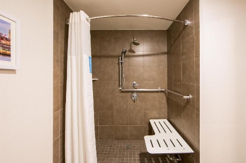 Hampton Inn & Suites Seattle-Downtown - image 43