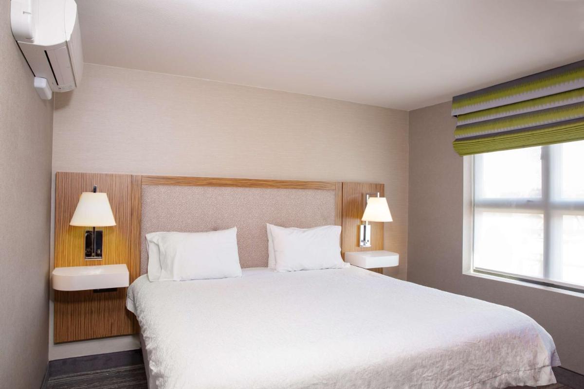 Hampton Inn & Suites Seattle-Downtown - image 7