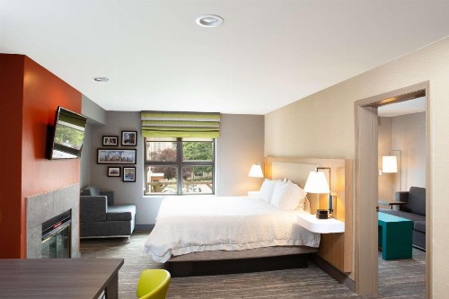 Hampton Inn & Suites Seattle-Downtown - image 8