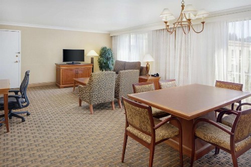 Hilton Seattle Airport & Conference Center - image 22