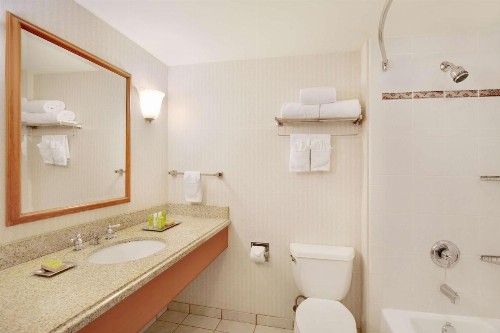 Hilton Seattle Airport & Conference Center - image 24