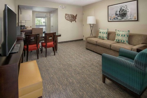 Embassy Suites Seattle - Tacoma International Airport - image 29
