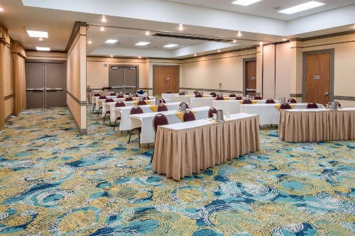 Embassy Suites Seattle - Tacoma International Airport - image 35