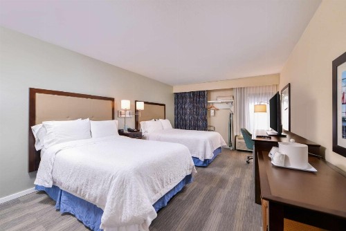 Hampton Inn Seattle Airport - image 18