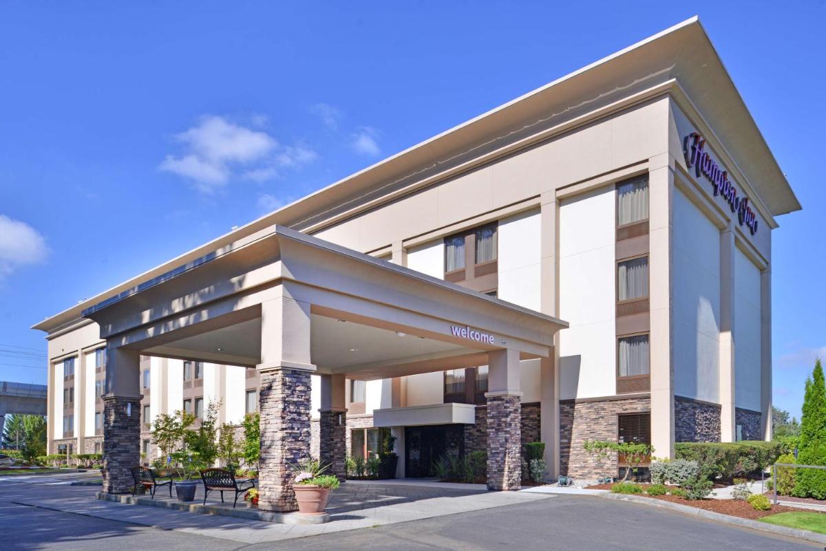 Hampton Inn Seattle Airport - image 2