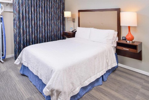 Hampton Inn Seattle Airport - image 20