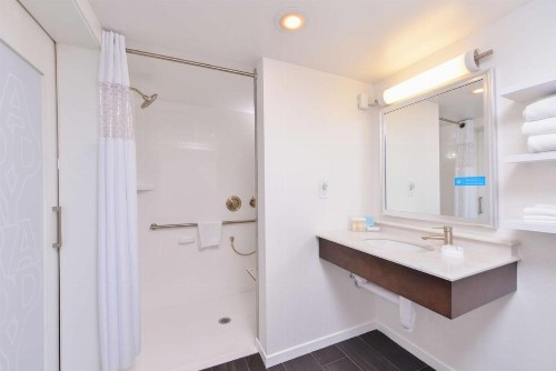 Hampton Inn Seattle Airport - image 31