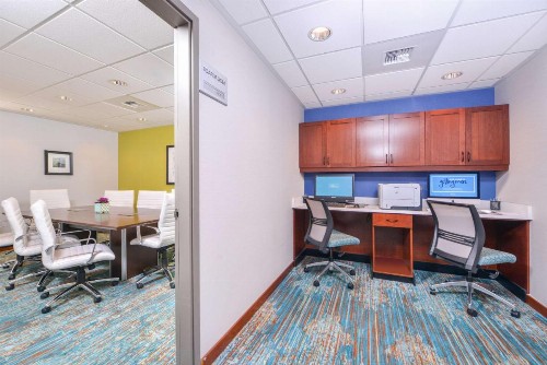 Hampton Inn Seattle Airport - image 32