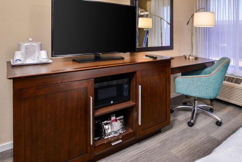 Hampton Inn Seattle Airport - image 34