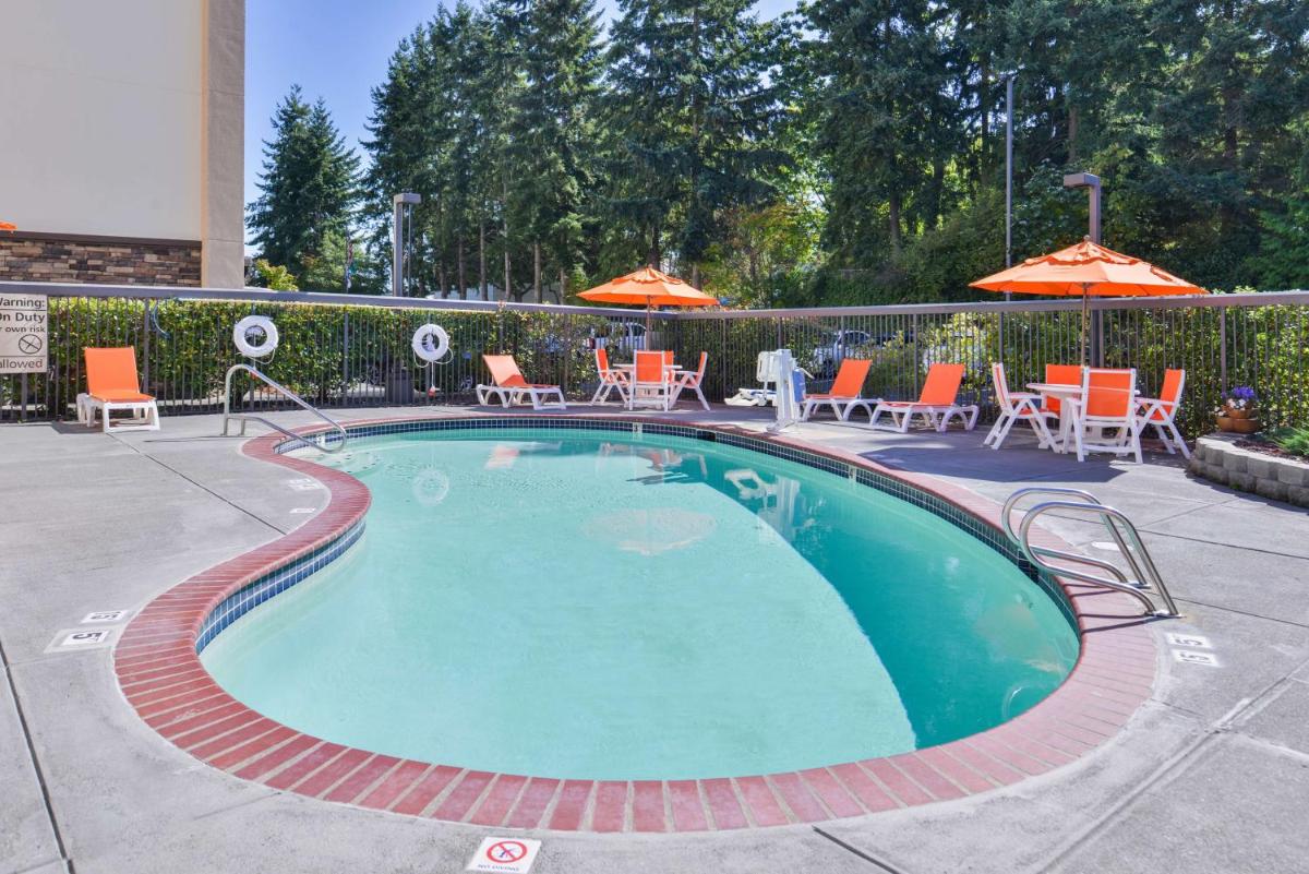Hampton Inn Seattle Airport - image 6