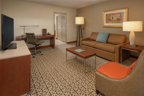 DoubleTree Suites by Hilton Seattle Airport/Southcenter - image 11
