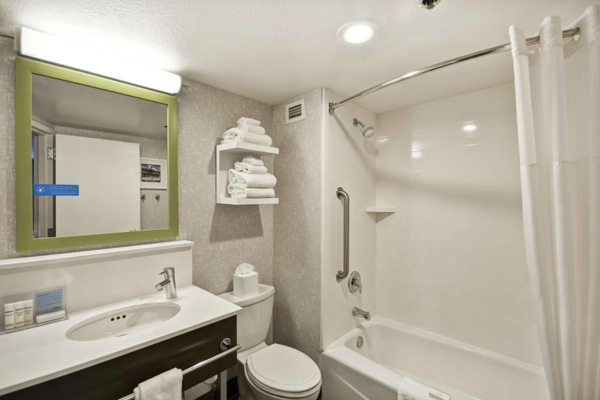 Hampton Inn Seattle/Southcenter - image 6