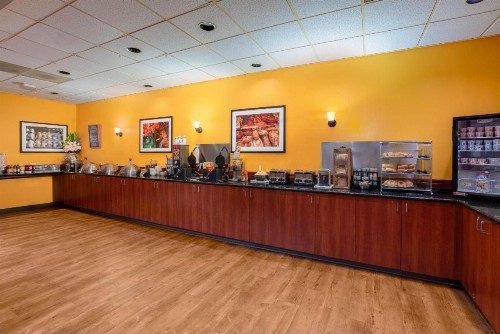 Executive Inn by the Space Needle - image 12