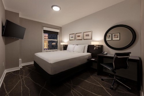 Executive Hotel Pacific - image 11