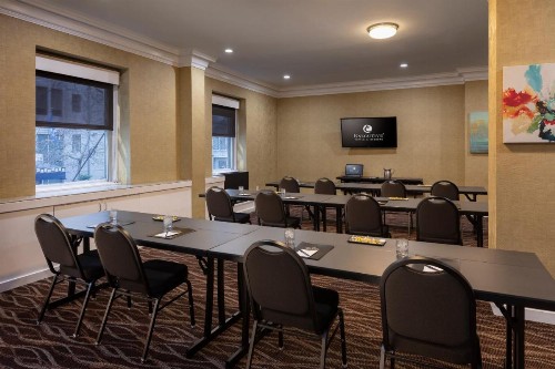 Executive Hotel Pacific - image 15