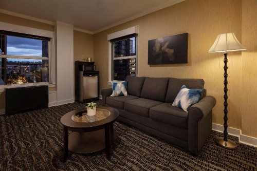 Executive Hotel Pacific - image 16