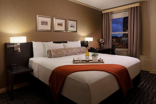 Executive Hotel Pacific - image 25