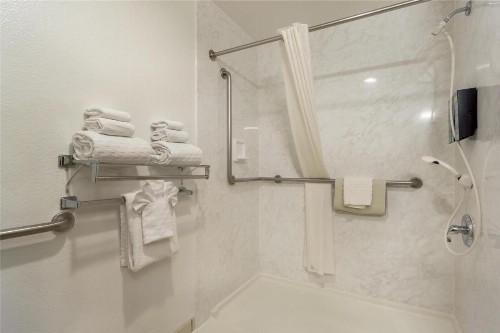 Best Western Seattle Airport Hotel - image 35