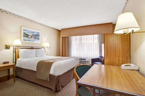 Travelodge by Wyndham Seattle By The Space Needle - image 12