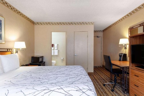 Travelodge by Wyndham Seattle By The Space Needle - image 25