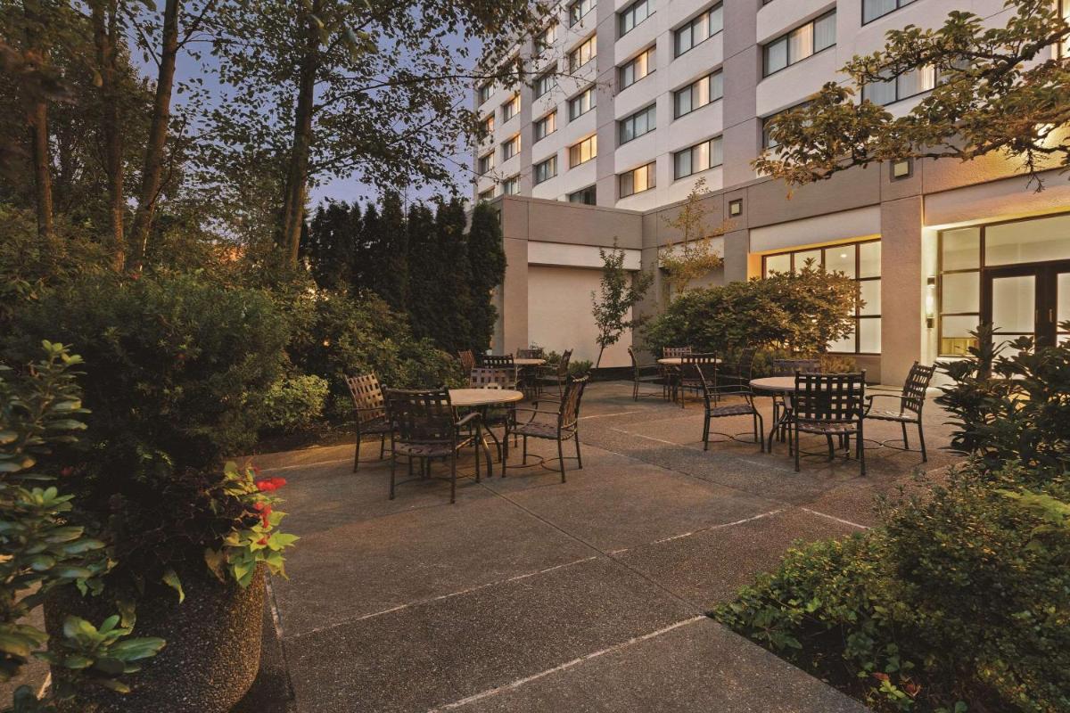 Radisson Hotel Seattle Airport - image 6