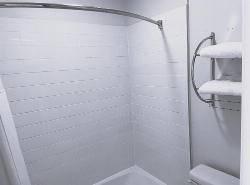 Skyway Inn - Seatac - image 15