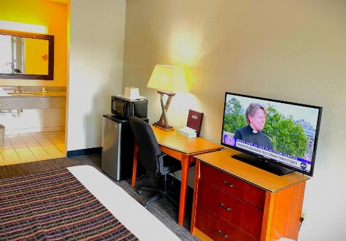 Skyway Inn - Seatac - image 17