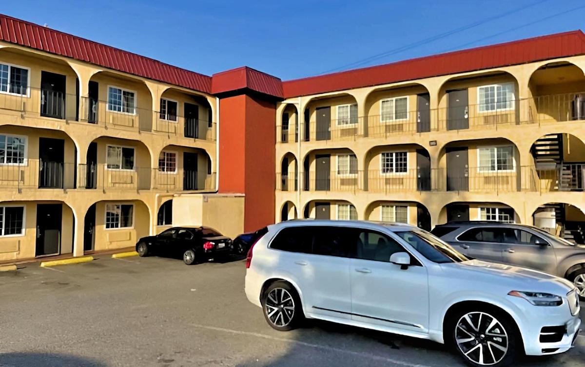 Skyway Inn - Seatac - image 2