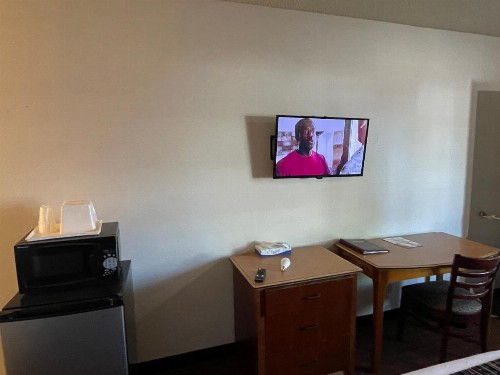 Skyway Inn - Seatac - image 27