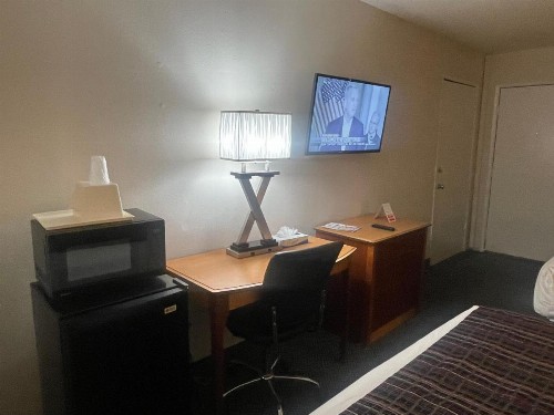 Skyway Inn - Seatac - image 29