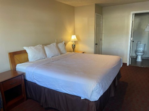 Skyway Inn - Seatac - image 30