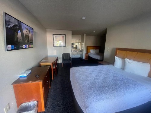 Skyway Inn - Seatac - image 32