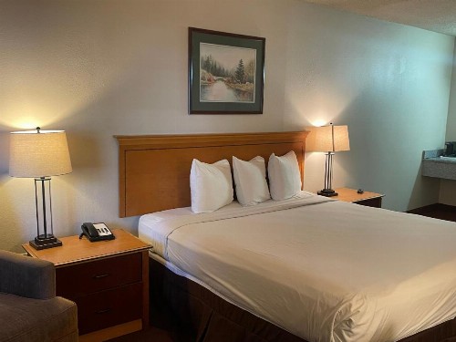 Skyway Inn - Seatac - image 33