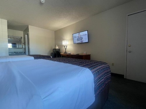 Skyway Inn - Seatac - image 35